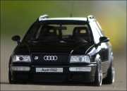 1:18 Audi 80 Avant RS2 2.2L 20V turbo Black Edition mit Porsche Alufelgen
